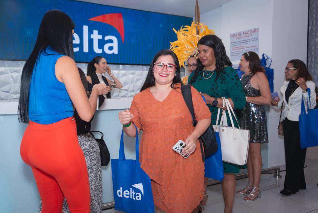 10 años de Equipaje de una mujer